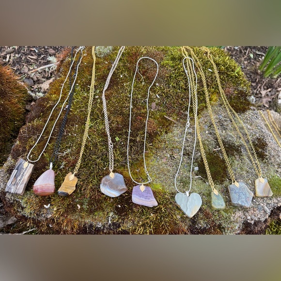 Handmade polished rock necklaces - Picture 3 of 11